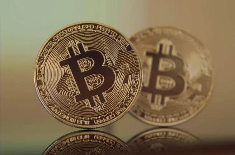 中國比特幣首次交易時間是哪一年開始的?
